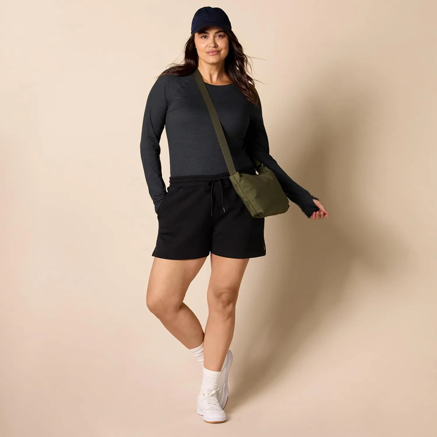 Amazon Essentials Women's Brushed Tech Stretch Long-Sleeve Crewneck Shirt (Available in Plus Size)