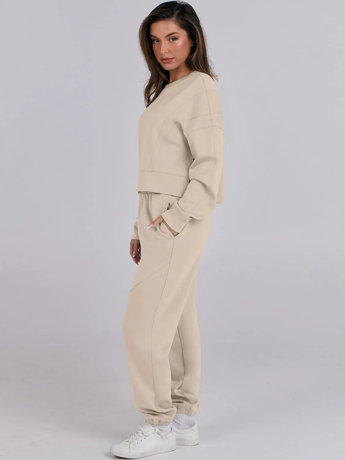 ANRABESS Womens 2 Piece Outfits Lounge Sets Cropped Sweatshirt & Joggers Fashion Sweatsuit Sweat Set 2025 Spring Travel
