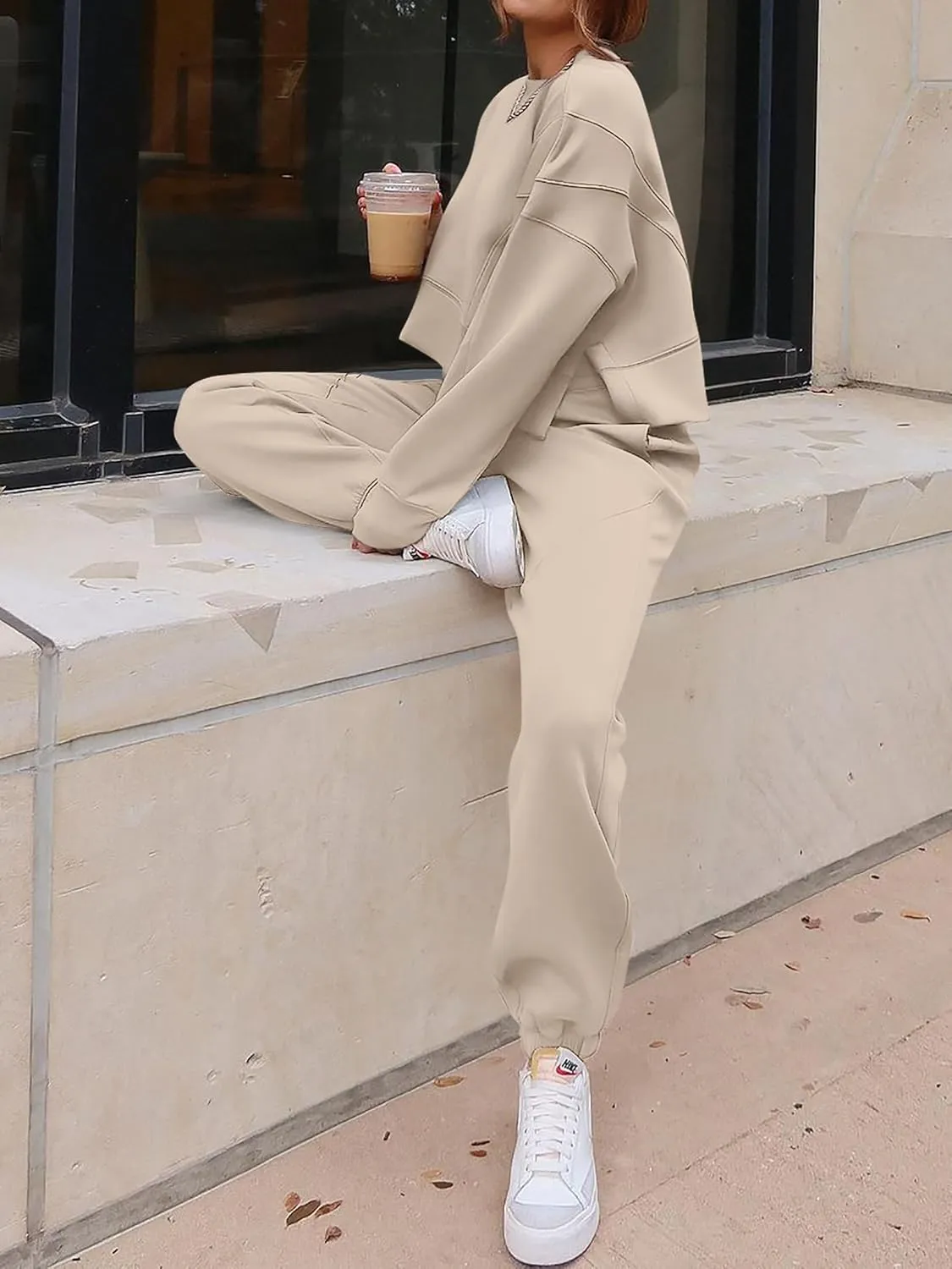 ANRABESS Womens 2 Piece Outfits Lounge Sets Cropped Sweatshirt & Joggers Fashion Sweatsuit Sweat Set 2025 Spring Travel