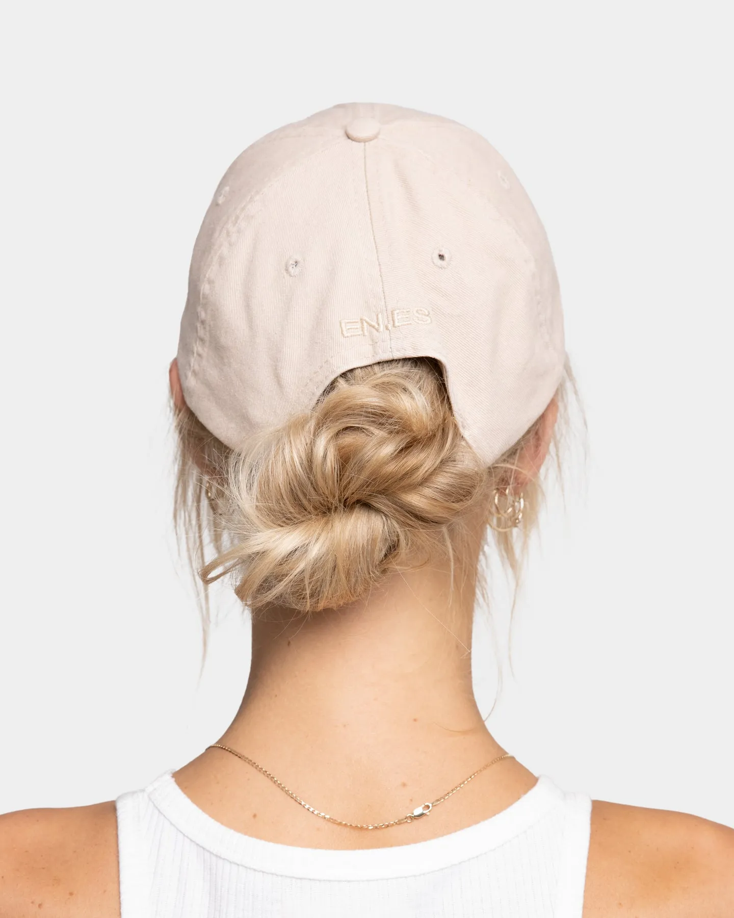 EN ES Women's Heart Break Hat Washed Bone