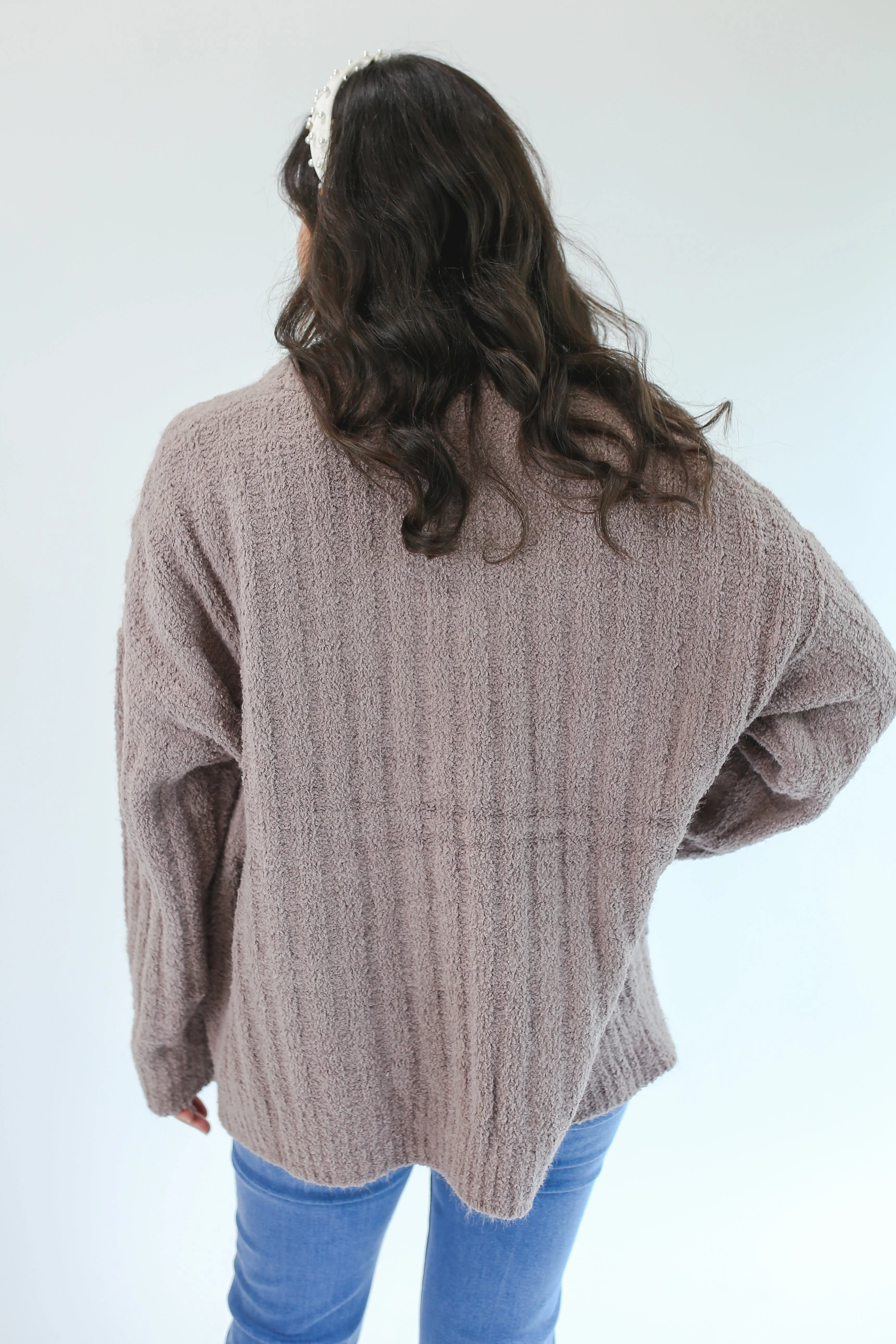 Snuggle Up Cardigan In Mocha