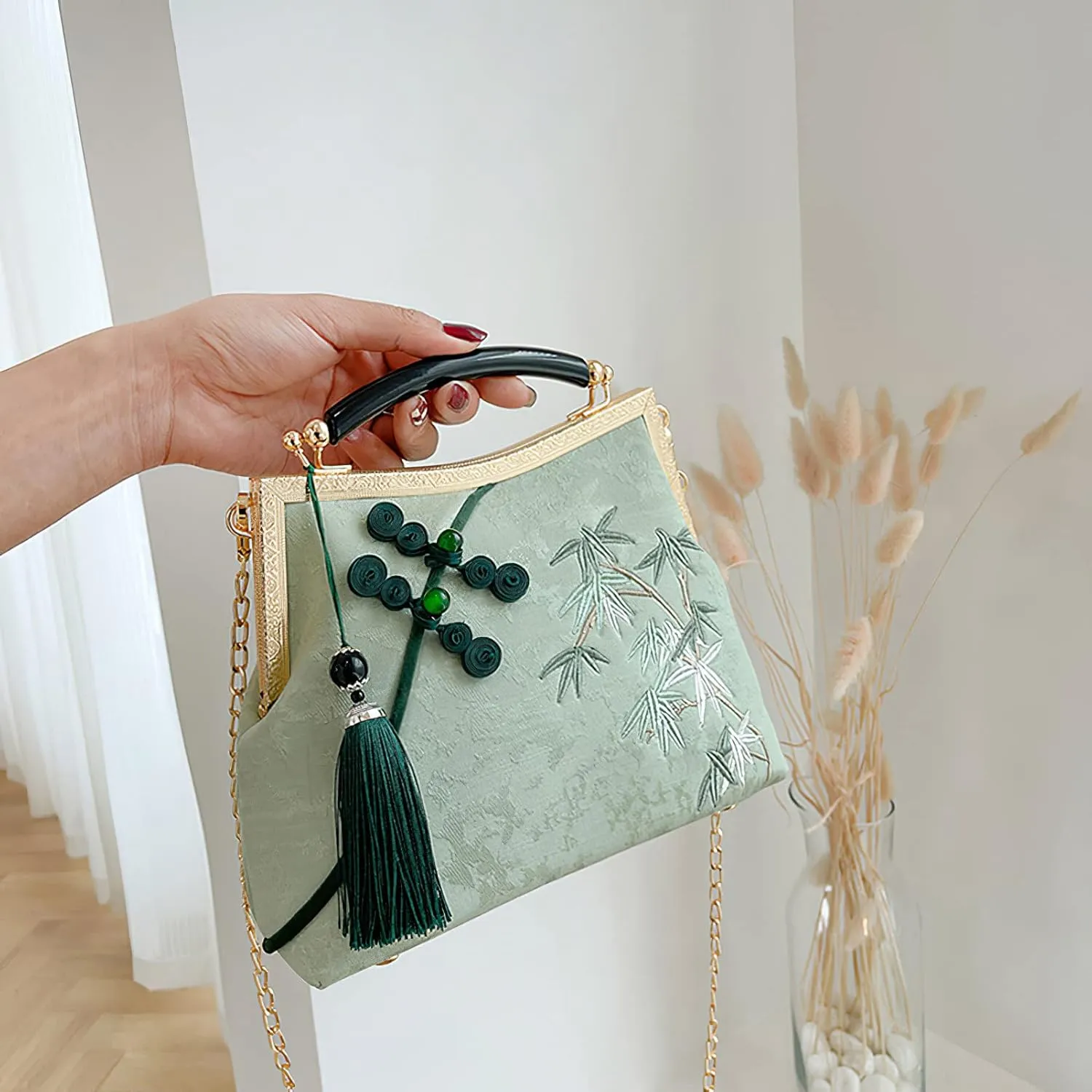 Women's Chinese Style Embroidered Purse Vintage Clutch Handbag with Tassel Pendant Hanfu Crossbody Bag