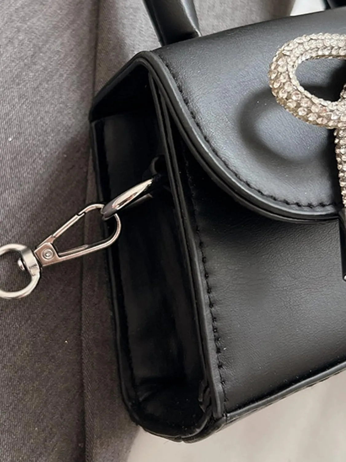 Women's Mini Clutch Handbags Bow Y2K PU Leather Cute Small Crossbody Saddle Bags With Chain