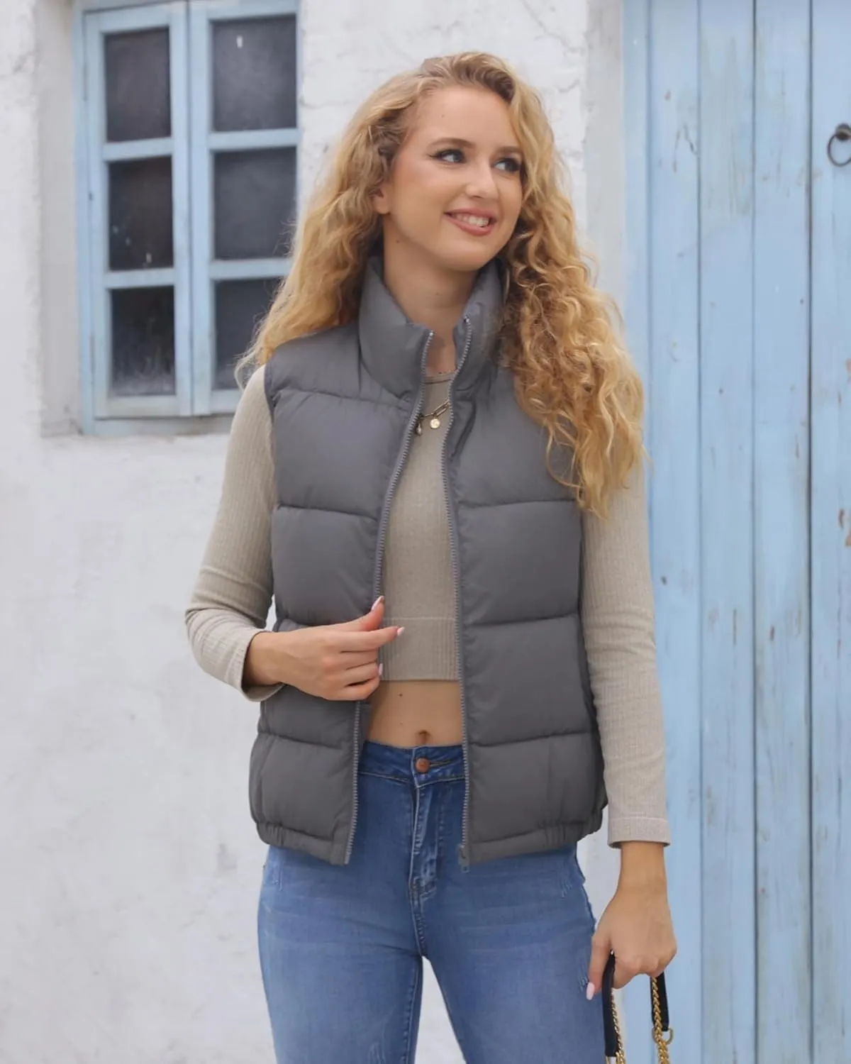 Women's Puffer Vest - Lightweight, Water Repellent, 4 Pockets, for Fall & Winter