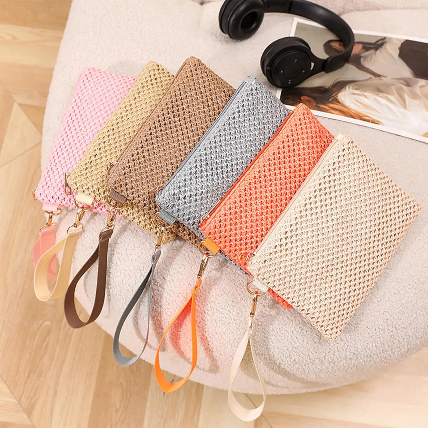 Woven Straw Handbag for Women Casual Beach Vacation Small Envelope Bag with Wristlet Zippered Wallet Purse