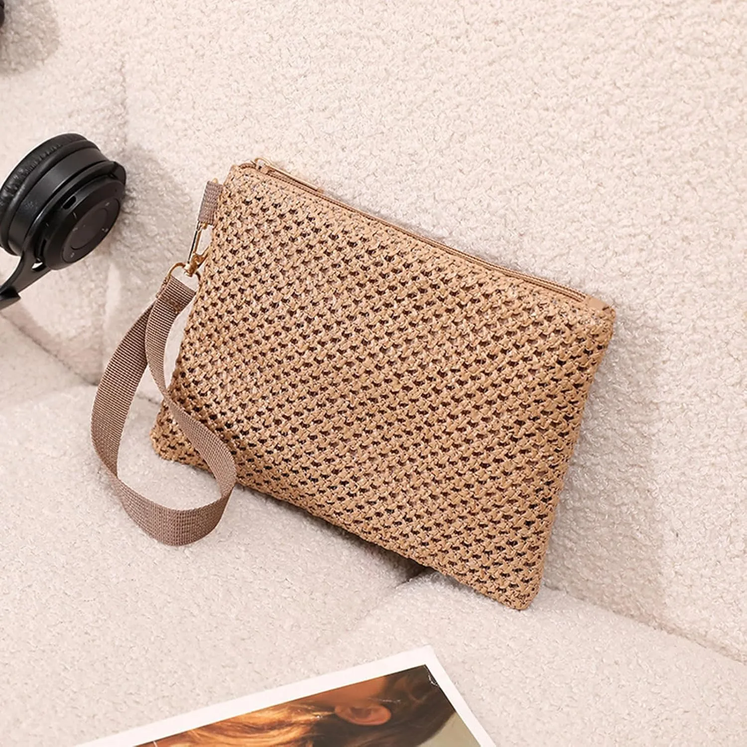 Woven Straw Handbag for Women Casual Beach Vacation Small Envelope Bag with Wristlet Zippered Wallet Purse